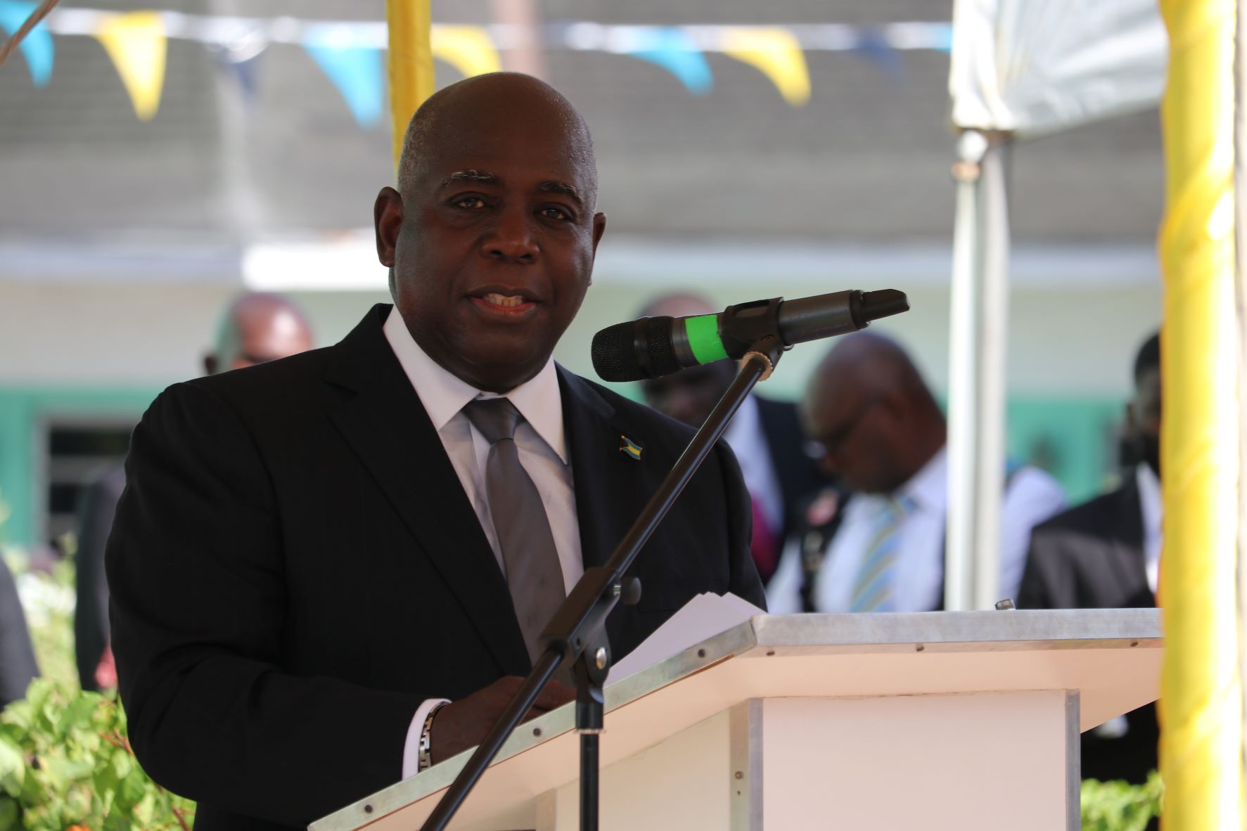 Prime Minister Davis Lauds Both Incoming and Outgoing Commissioners of Police - Vimarsana News