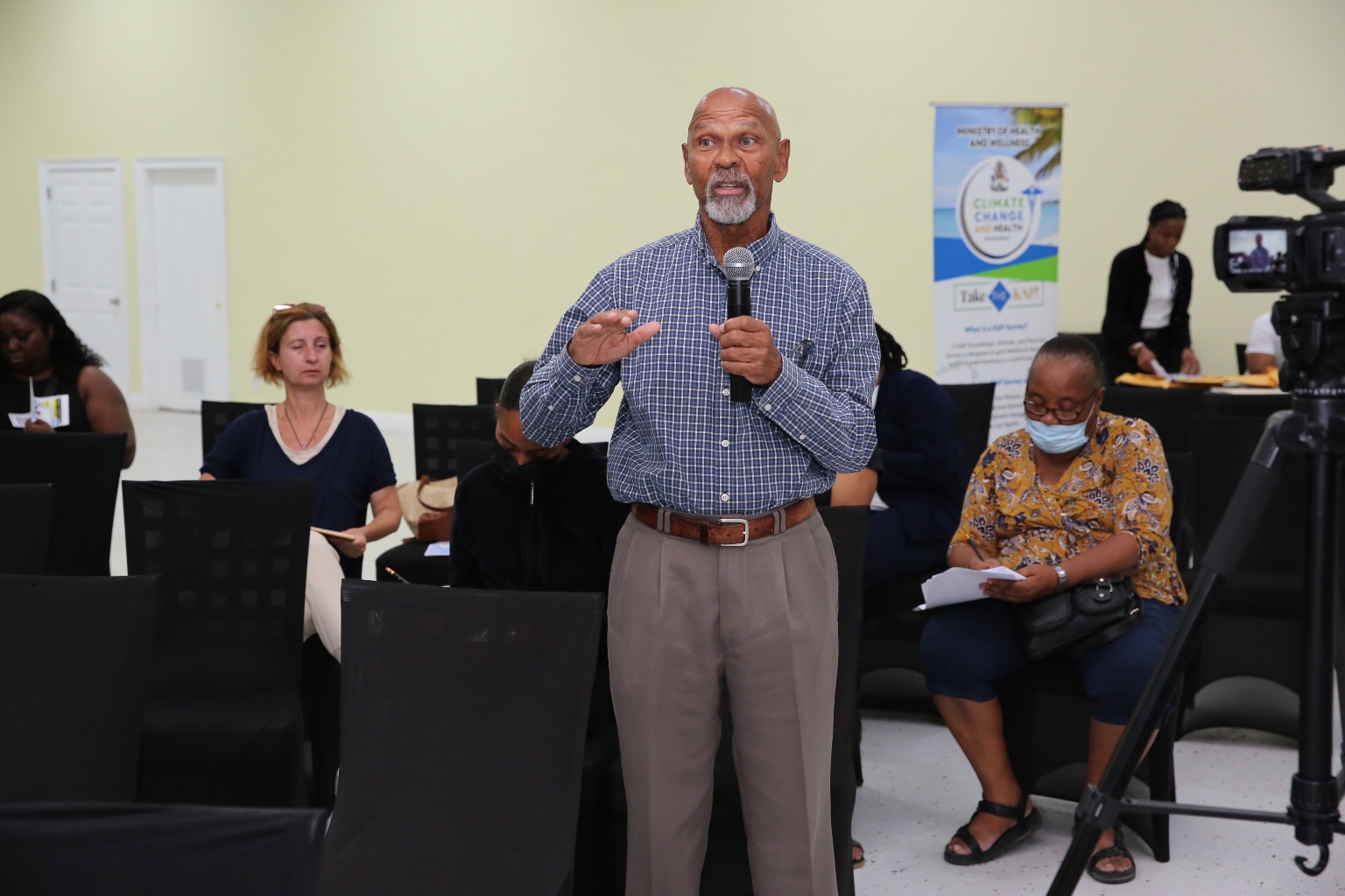 Ministry of Health and Wellness hosts climate change town meetings in Grand Bahama - Vimarsana News