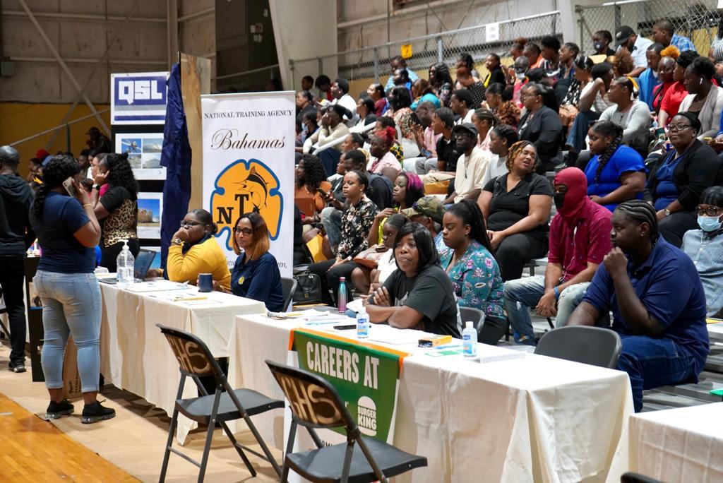 Hundreds of jobseekers turn out for 'Labour on the Blocks 2.0' in Grand Bahama – Magnetic Media - Vimarsana News