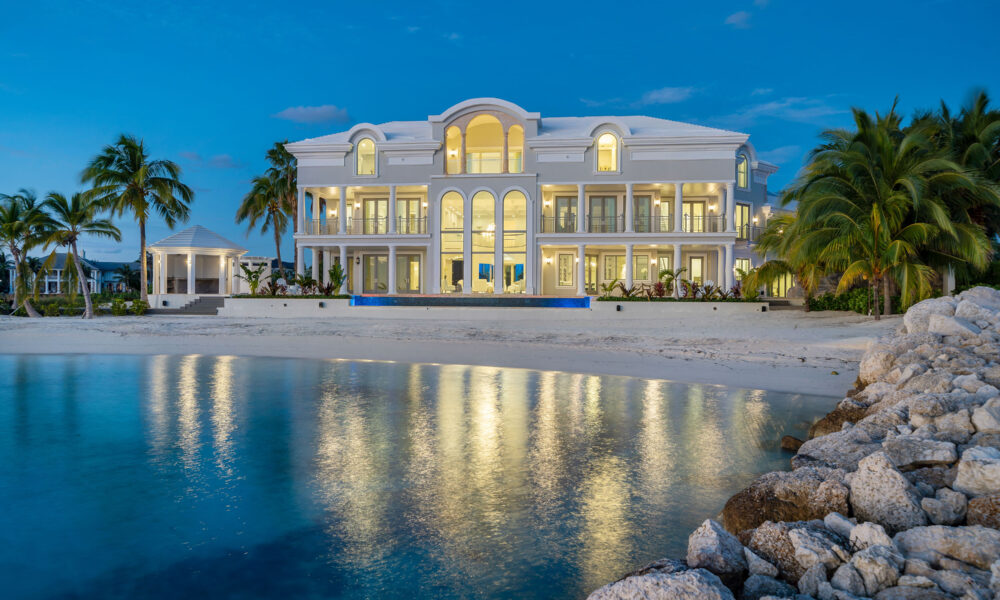 World’s wealthiest expected to bid on Paradise Island Showpiece, 28