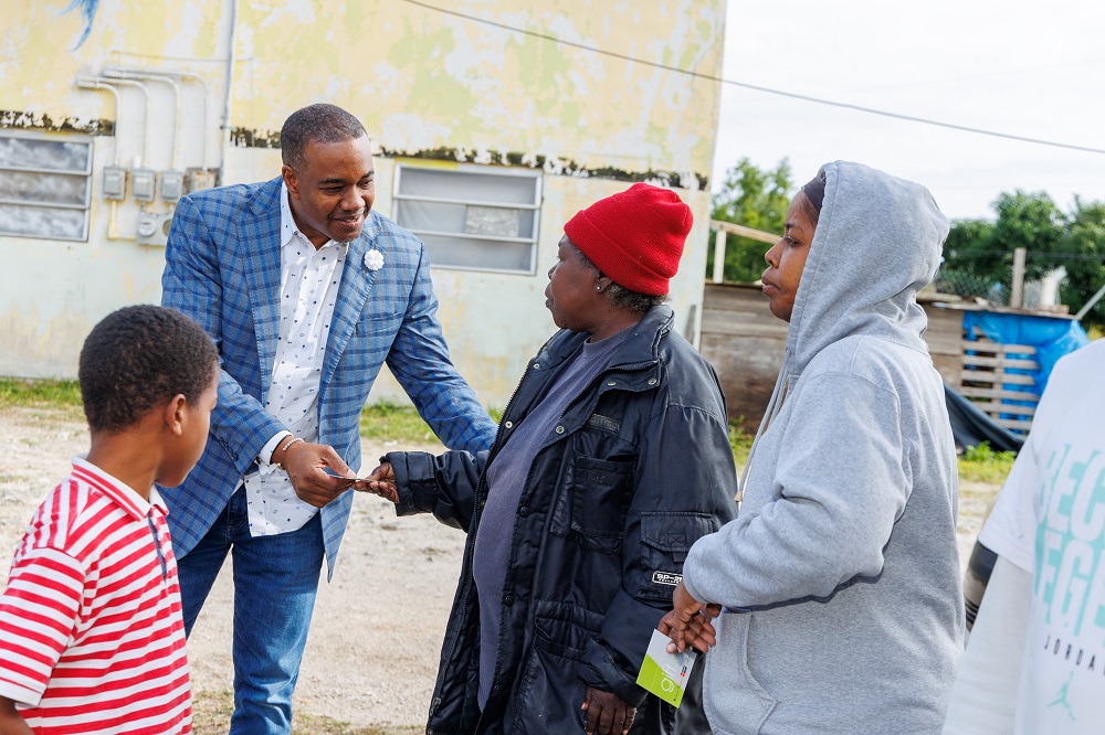 200 Grand Bahama Families Receive Holiday Cheer from Royal Caribbean - Vimarsana News